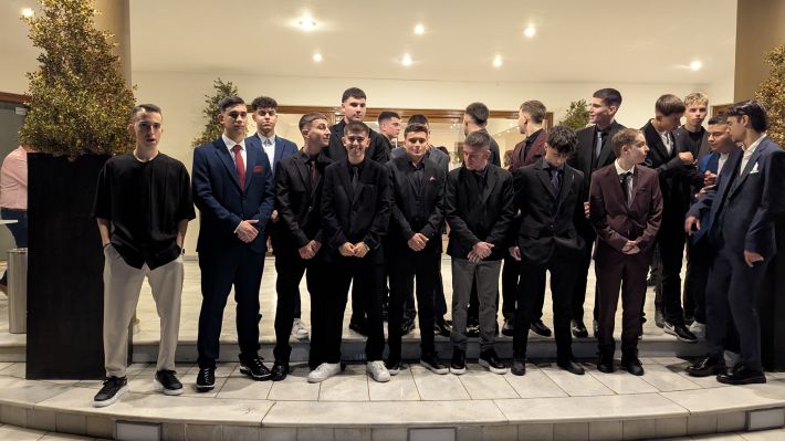 PXL_20251206_203538642