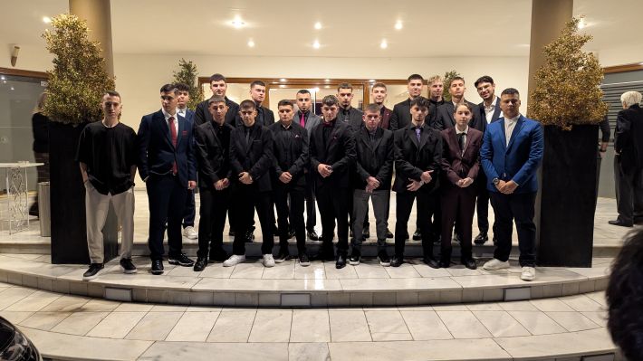 PXL_20251206_203650796