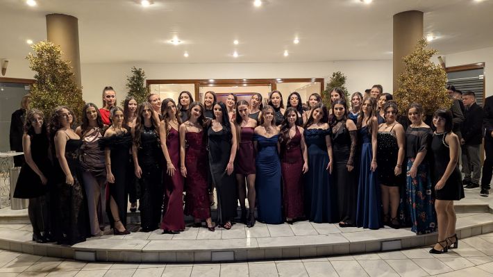 PXL_20251206_203844231