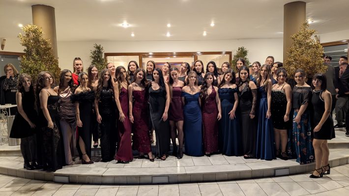 PXL_20251206_203848344