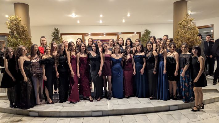 PXL_20251206_203851096