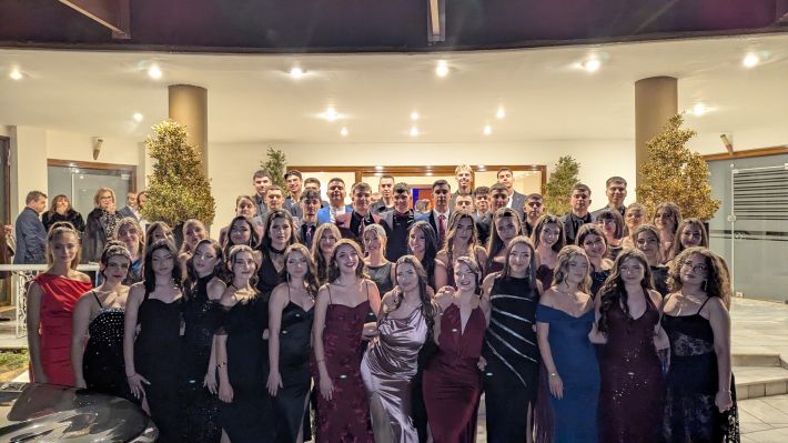 PXL_20251206_204145098