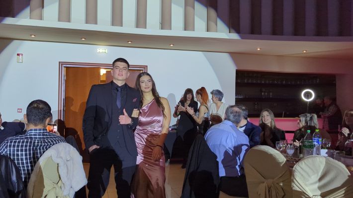 PXL_20251206_204629164