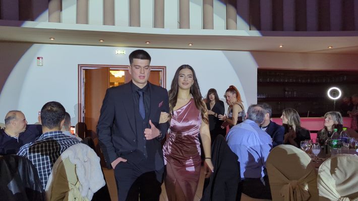 PXL_20251206_204631164