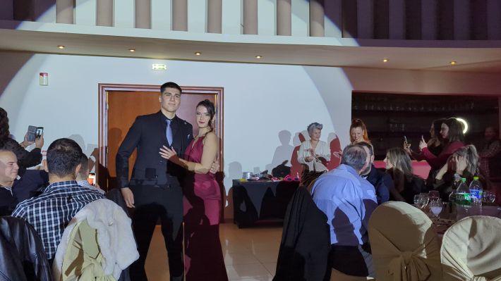 PXL_20251206_204636435