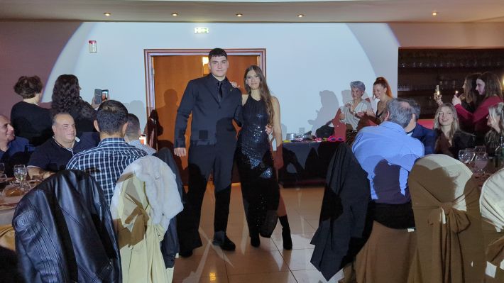 PXL_20251206_204649007