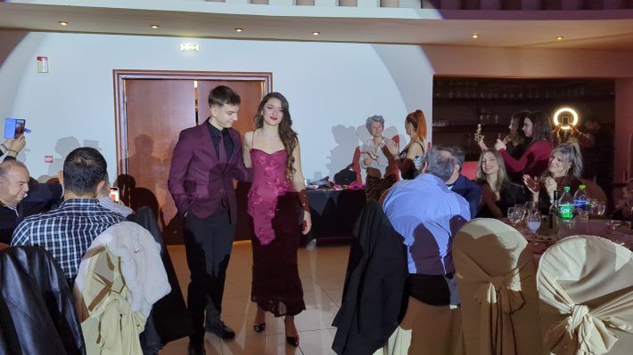 PXL_20251206_204657008