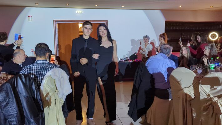 PXL_20251206_204702578