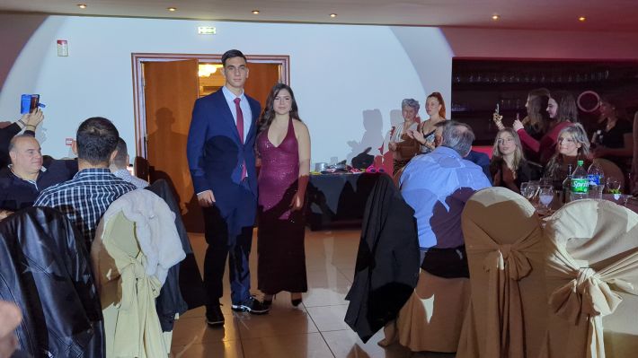 PXL_20251206_204718584