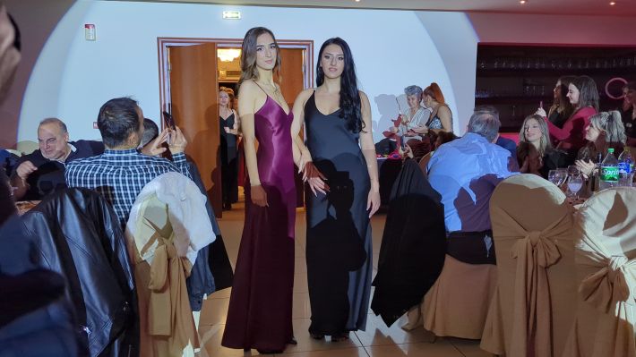 PXL_20251206_204739658