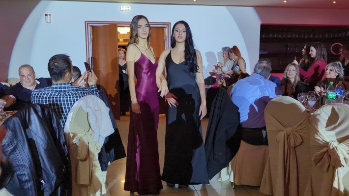 PXL_20251206_204740295