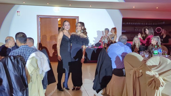 PXL_20251206_204747028