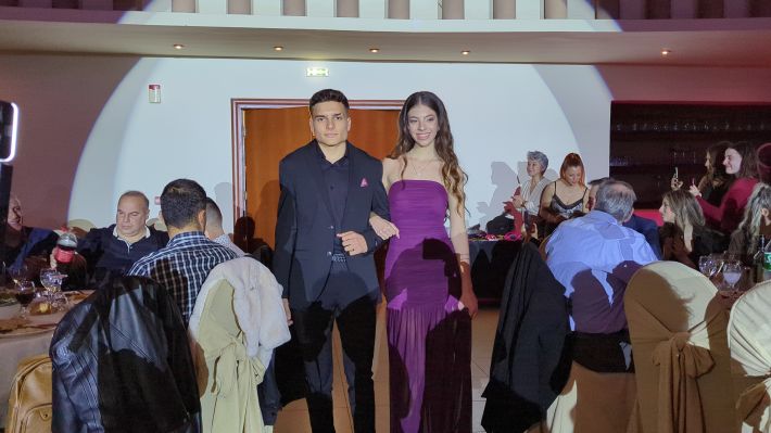 PXL_20251206_204835812