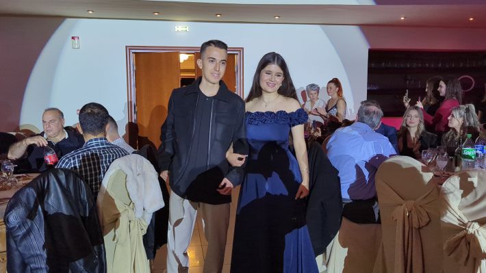 PXL_20251206_204843752