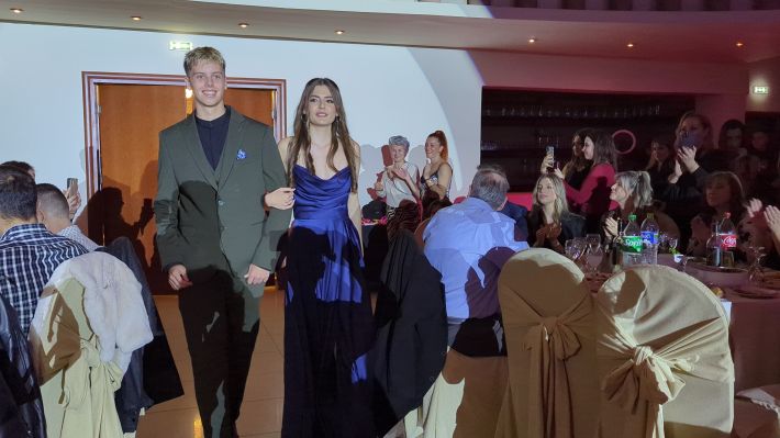 PXL_20251206_204850586