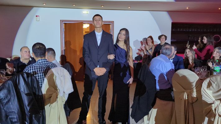 PXL_20251206_204902024