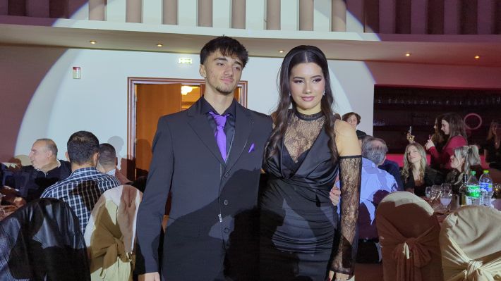 PXL_20251206_204911392