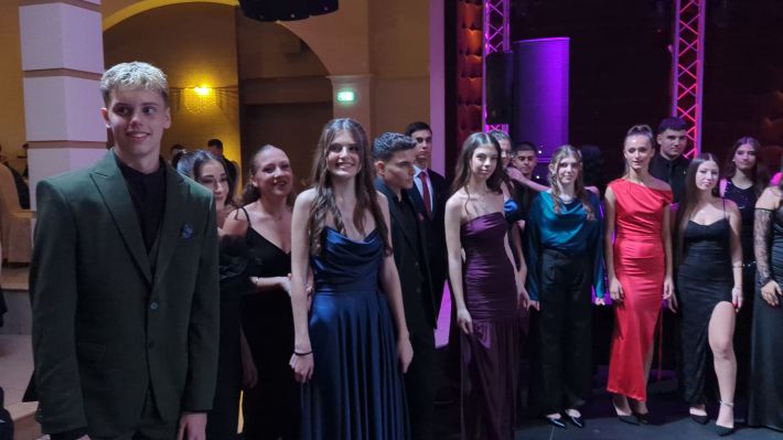 PXL_20251206_205004528