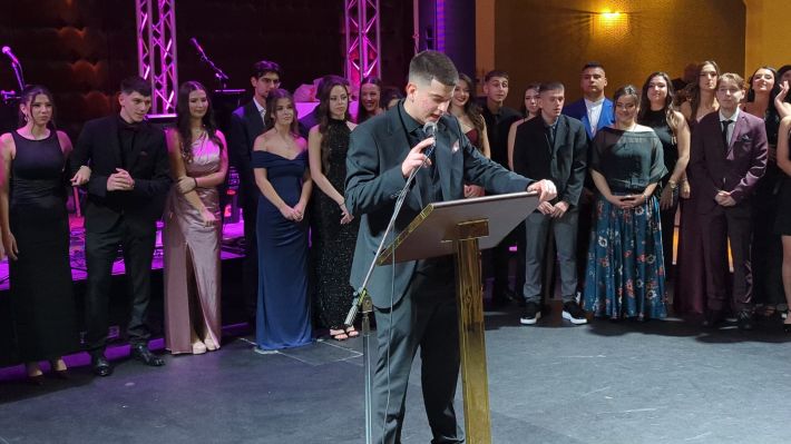 PXL_20251206_205022468