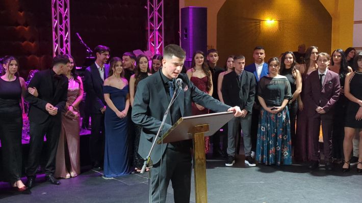 PXL_20251206_205035306