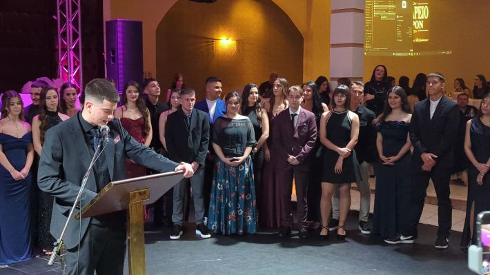 PXL_20251206_205046646