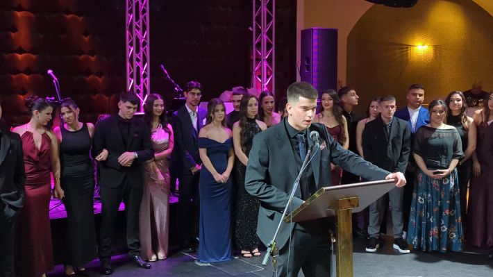 PXL_20251206_205049714