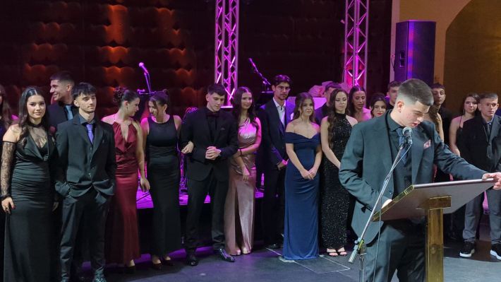 PXL_20251206_205050682