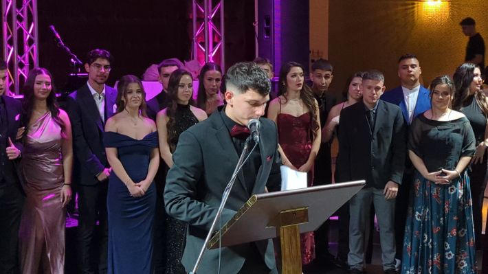 PXL_20251206_205100686