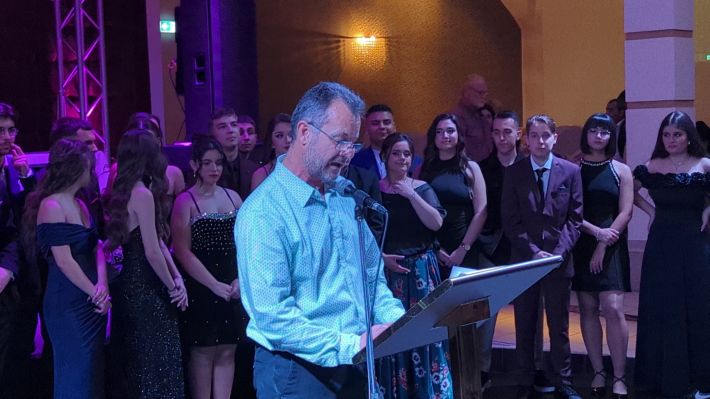 PXL_20251206_210131677