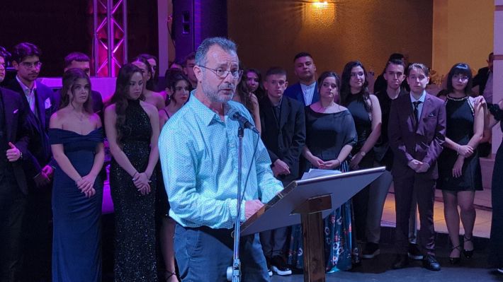 PXL_20251206_210156118