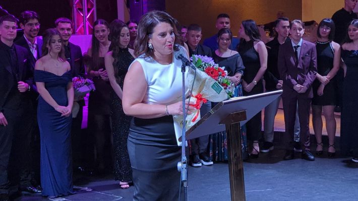 PXL_20251206_210417766