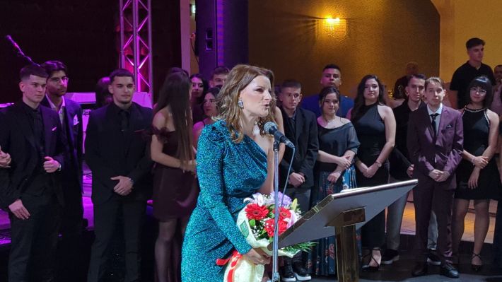 PXL_20251206_210452879