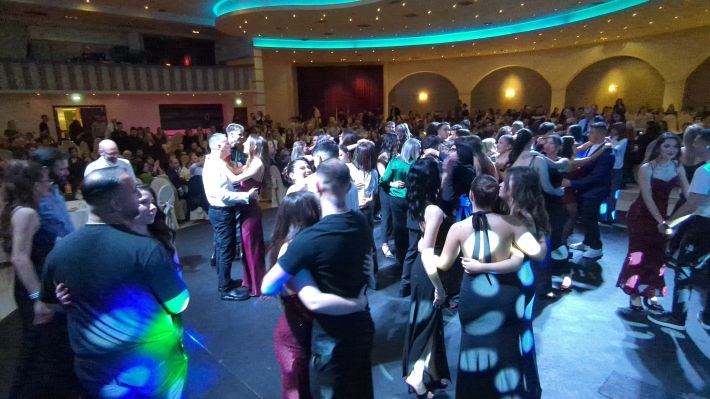 PXL_20251206_212011747