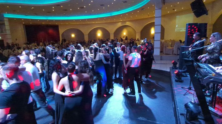 PXL_20251206_212020848