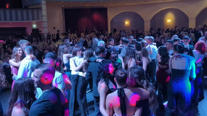 PXL_20251206_212046240