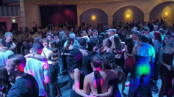 PXL_20251206_212047773