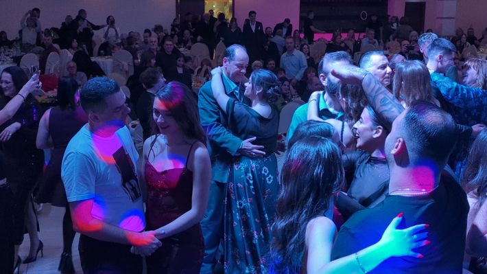 PXL_20251206_212127621