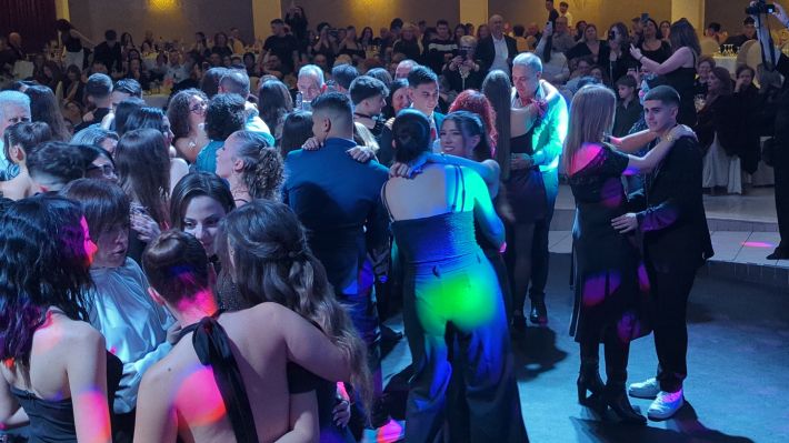 PXL_20251206_212137624