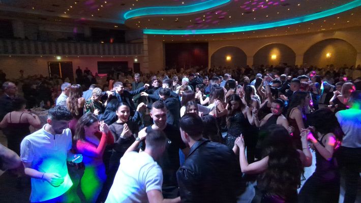 PXL_20251206_212245079