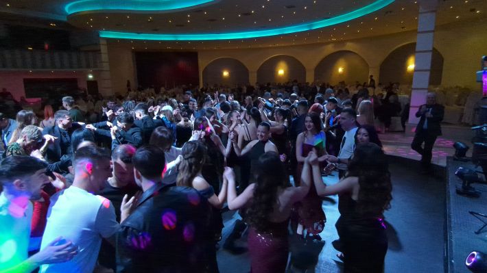 PXL_20251206_212246611