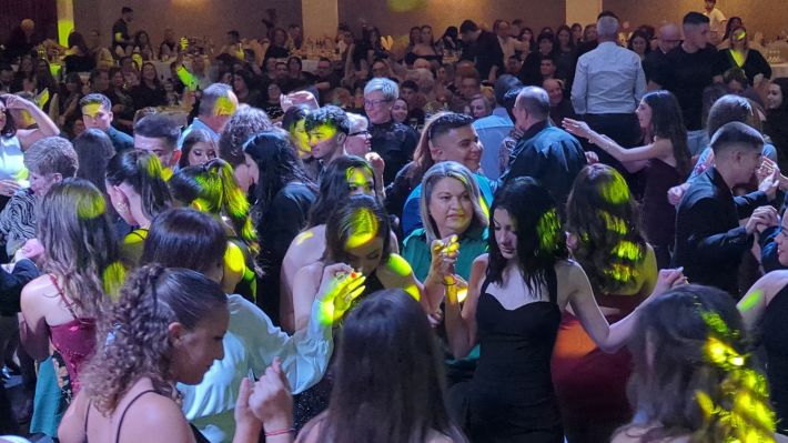 PXL_20251206_212306114