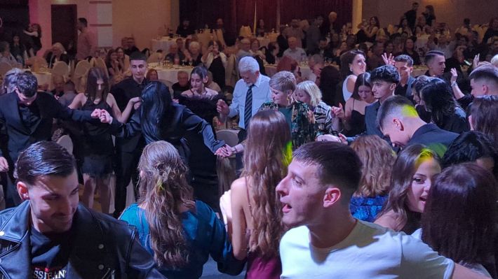 PXL_20251206_212309952