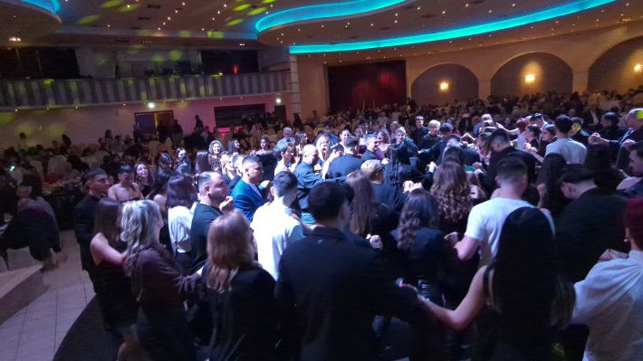 PXL_20251206_212517719