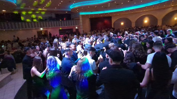 PXL_20251206_212518619