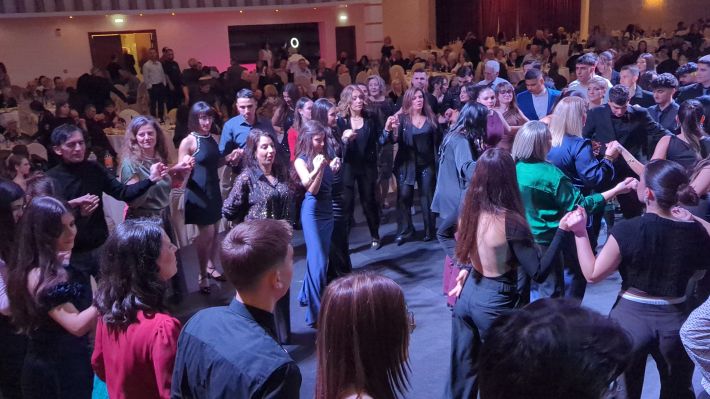 PXL_20251206_212812261