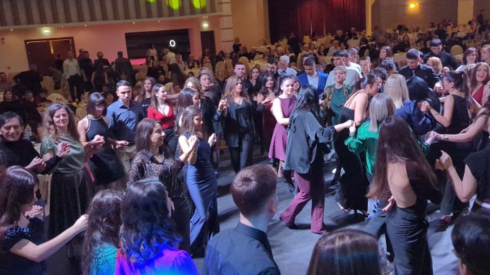 PXL_20251206_212813129