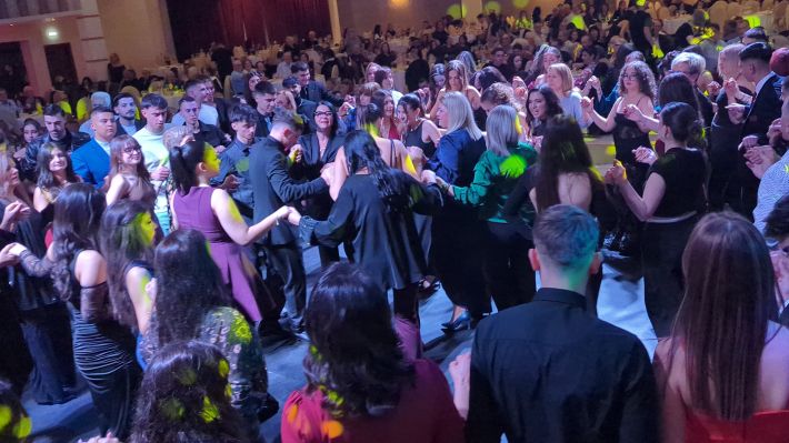 PXL_20251206_212815997