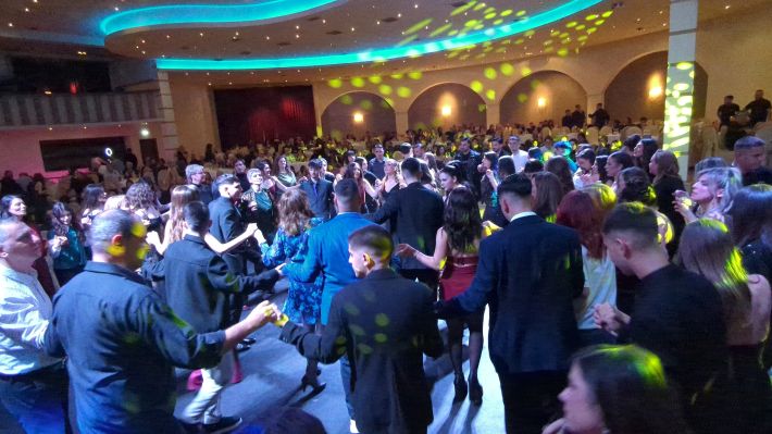 PXL_20251206_212909636