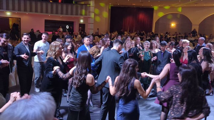 PXL_20251206_212937332