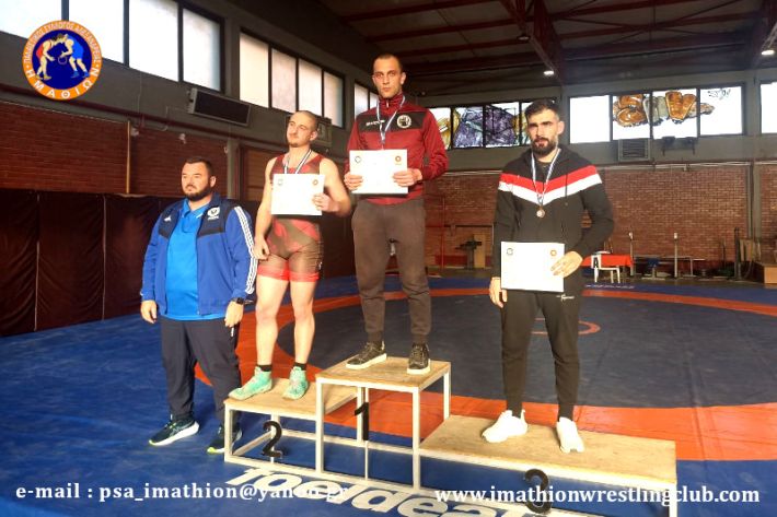 2025-12-14_Avraveutwv-01